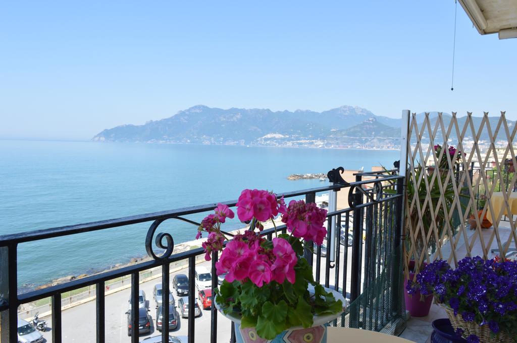 B&B Fronte Del Mare Salerno Exterior photo